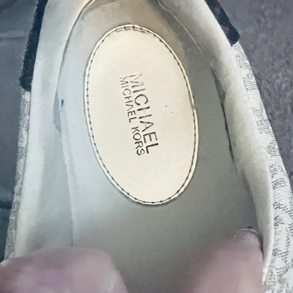 Michael Kors Cream & White Sneakers Classic Design - Picture 5 of 6